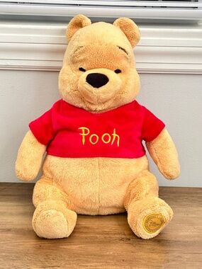 Disney Store Winnie the Pooh Plush 16” AUTHENTIC EXCLUSIVE Beanie Stuffed Animal
